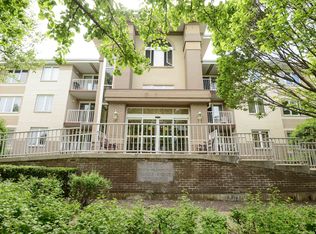 10700 S Washington St APT 104, Oak Lawn, IL 60453