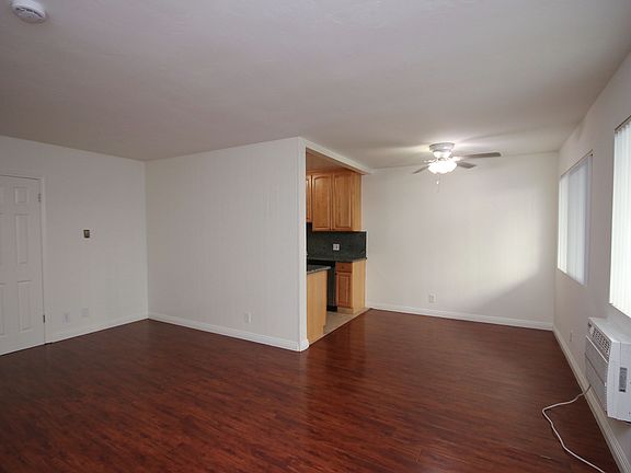 2nd image of 252 S Mentor Ave #2