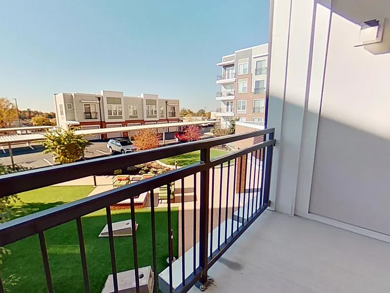 The Vue at Creve Coeur Apartments — Photo 15