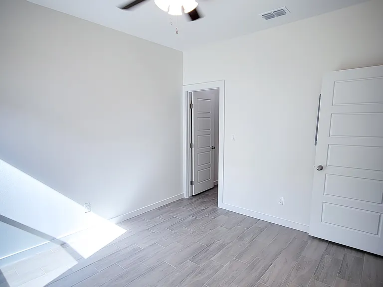 1404 W Platinum Dr #4 — Photo 17