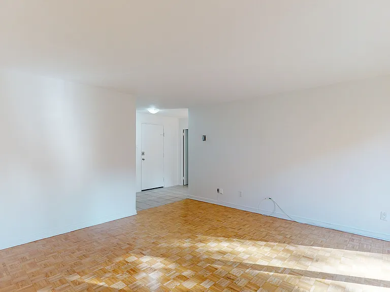 60 Daly Ave — Photo 16