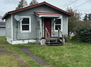 737 Myrtle Ave, Reedsport, OR 97467