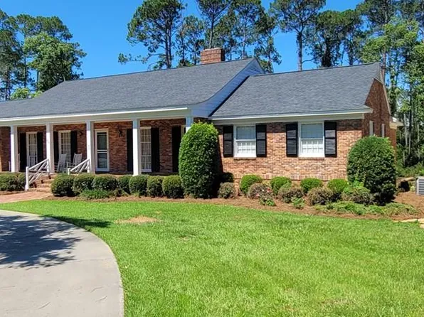 901 Chester Ave N, Douglas, GA 31533