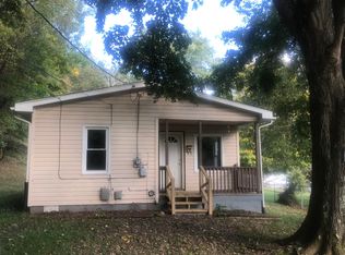 1903 S Hampshire Ave, Covington, VA 24426