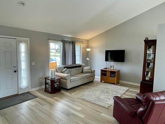 5th image of 3658 Lenters Dr