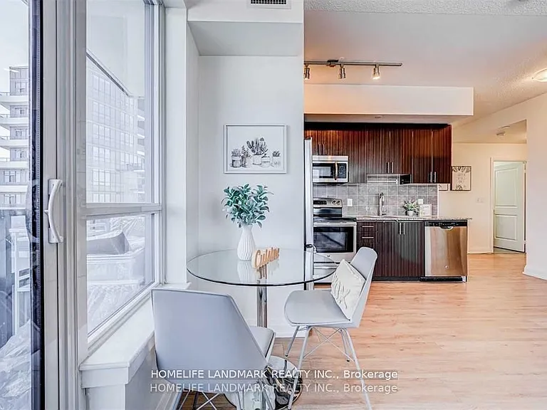 7171 Yonge St #2701 — Photo 3