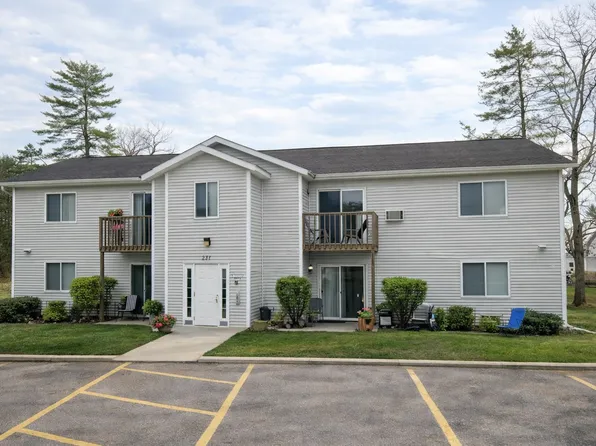 Pinebrook Corner Apartments, 231-241 N Burritt Ave #231/9, Wisconsin Dells, WI 53965