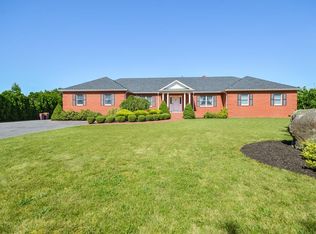 83 Mendall Rd, Acushnet, MA 02743