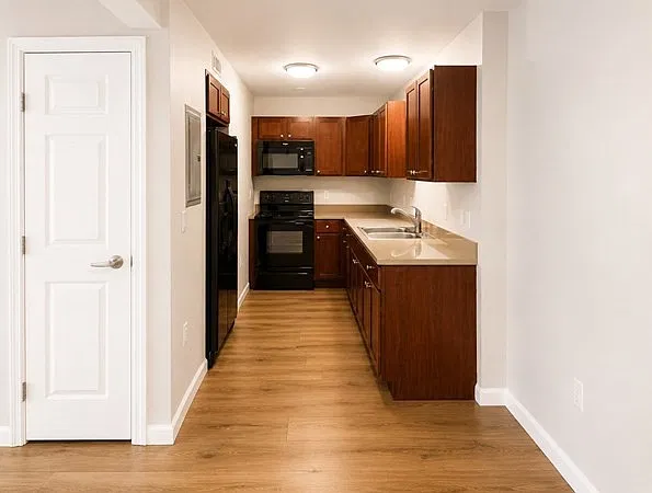 2 bed, 950 sqft, $2,700 — Photo 2
