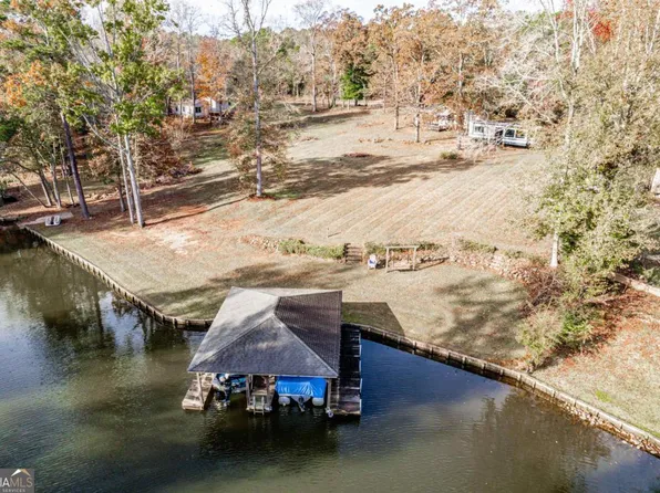 201 Lakeshore Dr, Eatonton, GA 31024