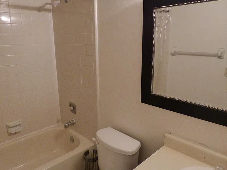 12125 Napiers Cir — Photo 8