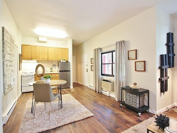 3rd image of 55 Fieldstone Dr APT 38