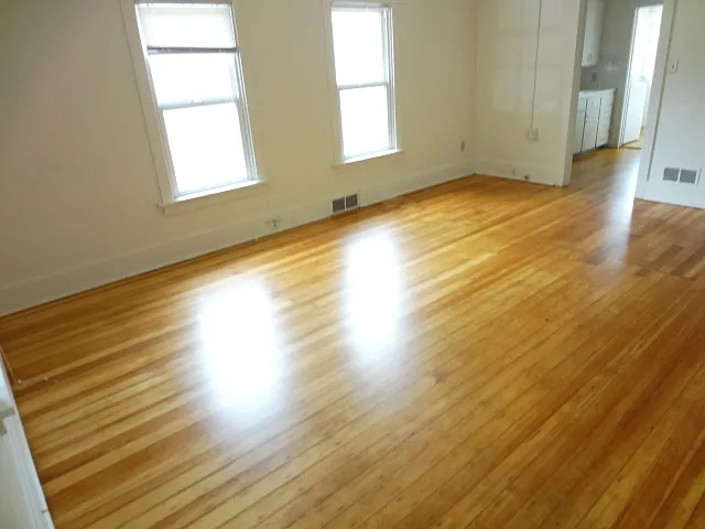 625 S Whitcomb St — Photo 2