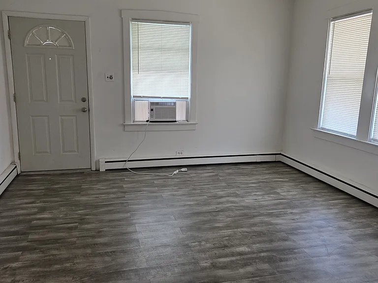 314 Victoria St — Photo 2