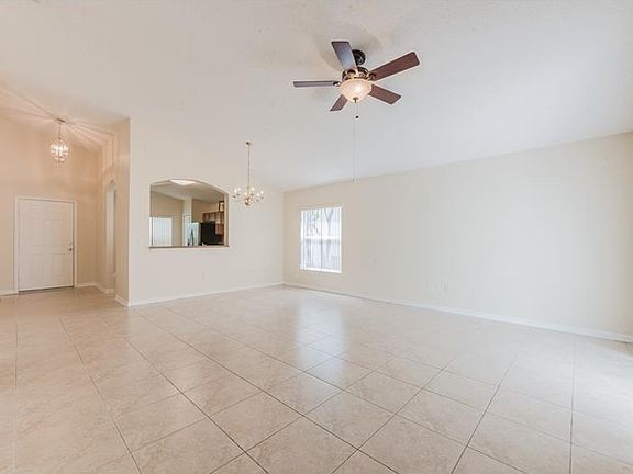 4th image of 2043 Darlin Cir