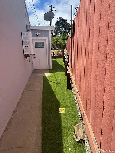 8 Greenwood Dr Photo 1
