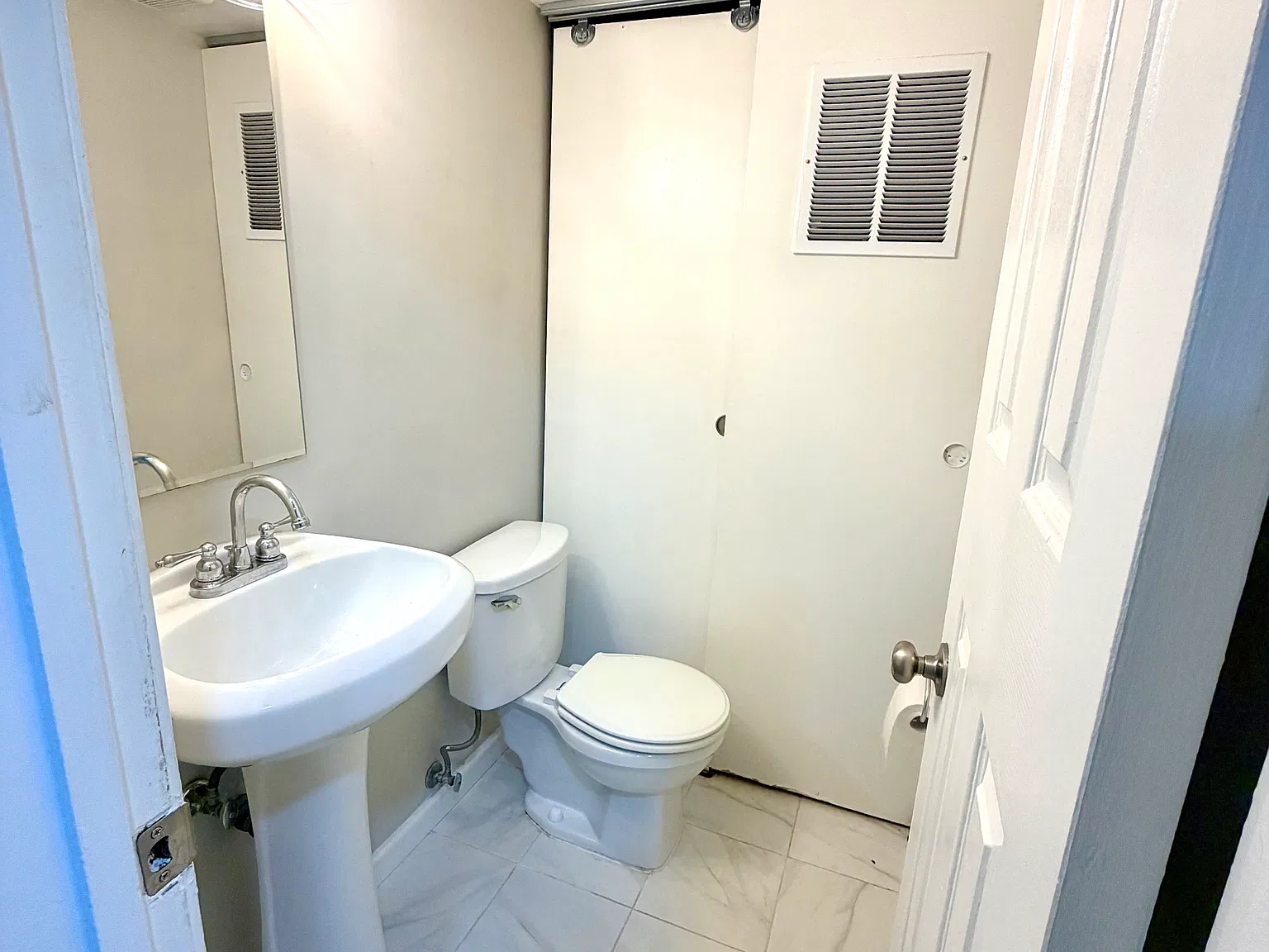 2 bed, 1.5 bath, 1080 sqft, $2,250 — Photo 4