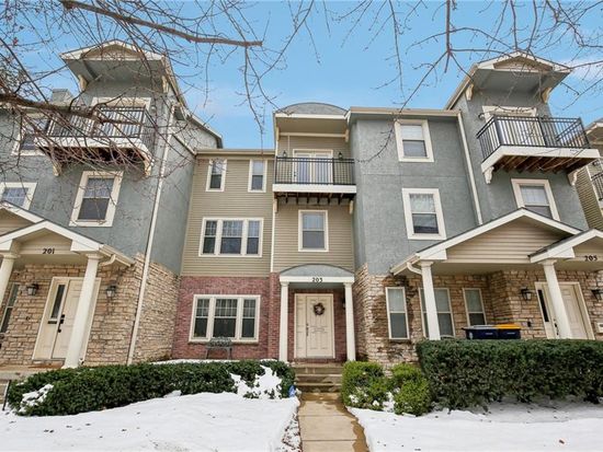 203 W 34th St, Kansas City, MO 64111