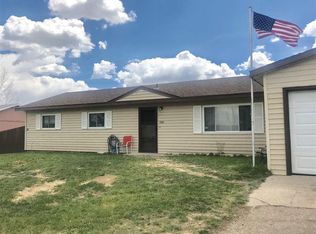 1107 Ashford Dr, Cheyenne, WY 82007