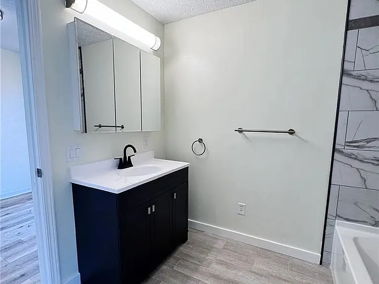 196 S Point Dr — Photo 15