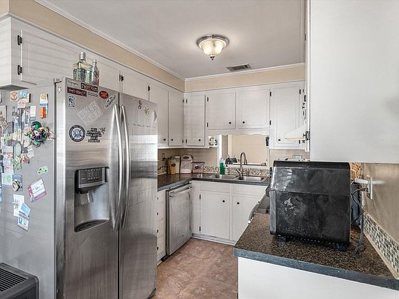 2nd image of 708 Longstreet St