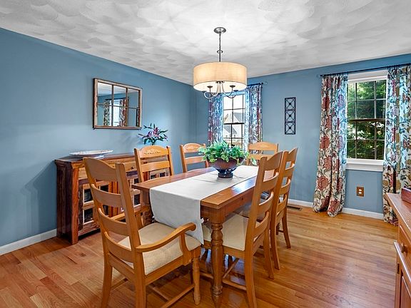 5th image of 7 Wentworth Dr