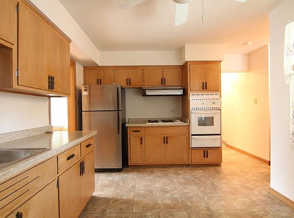 3rd image of 2136 Westchester Blvd