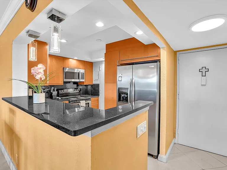 401 Golden Isles Dr #1007 — Photo 6