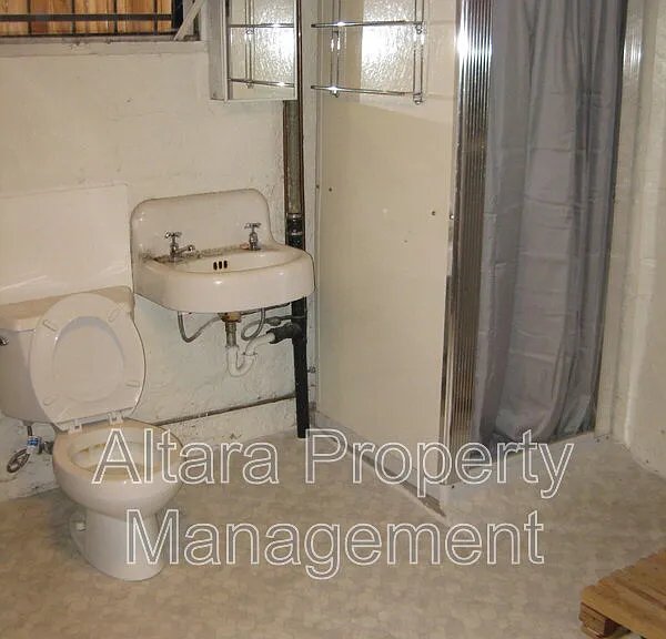 1824 S Franklin St — Photo 12