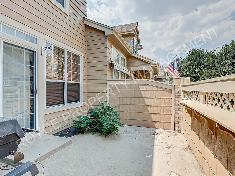 9814 Grove St #C — Photo 2