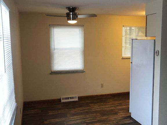 4th image of 390 S Terrace Ave