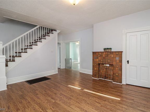 3rd image of 726 6th St