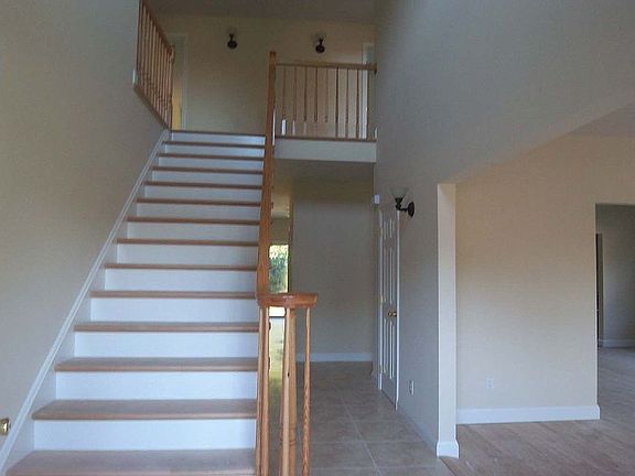 3rd image of 239 N Poplar St