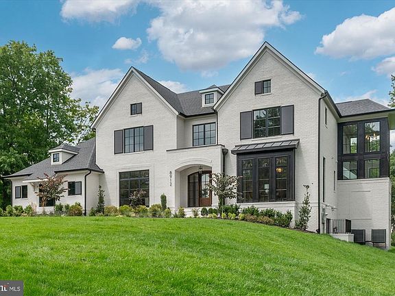 3rd image of 8912 Gallant Green Dr