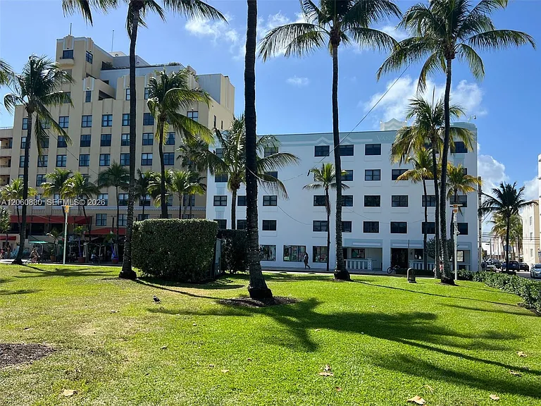 1390 Ocean Dr #101 — Photo 1