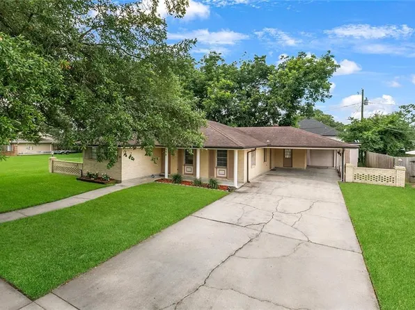 26 W Carmack Dr, Chalmette, LA 70043
