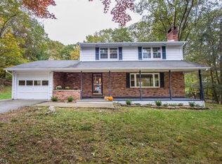 6 Fox Den Ln, Stockholm, NJ 07460