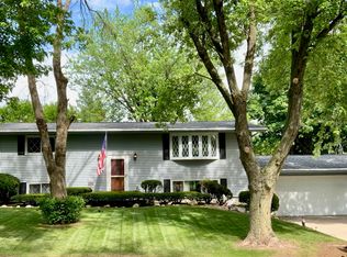 1425 Lakeview Dr, Fort Atkinson, WI 53538