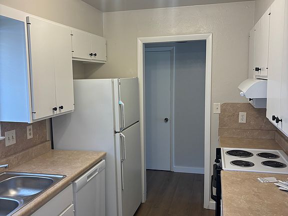 2nd image of 6411 N Shawnee Ave