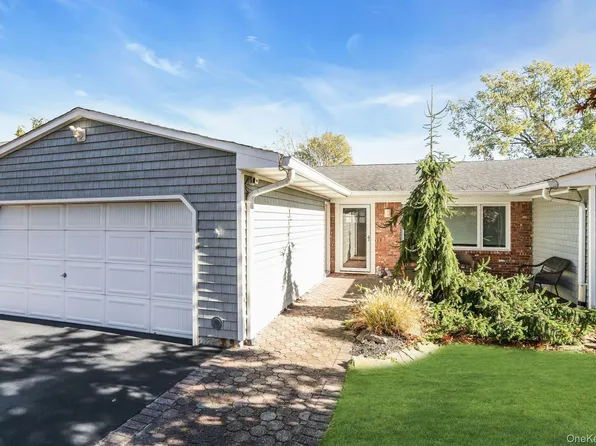 15 Empire Court, Commack, NY 11725