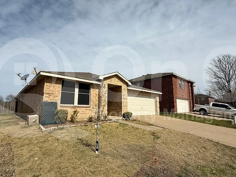 603 Ambarella St — Photo 3