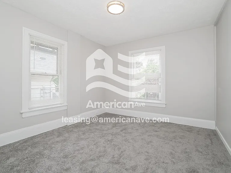 1846415_007_main_bedroom_12845315.jpg
