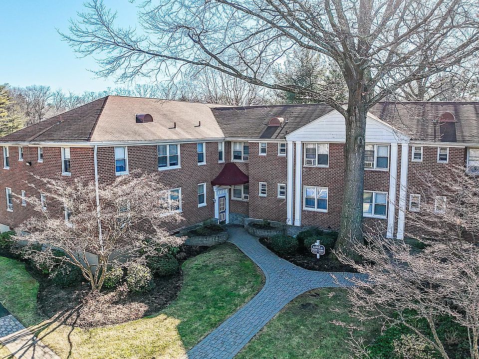 1st image of 185 Bryant Avenue #1C