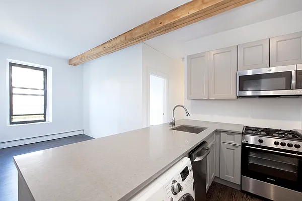 Rented by R New York | media 26