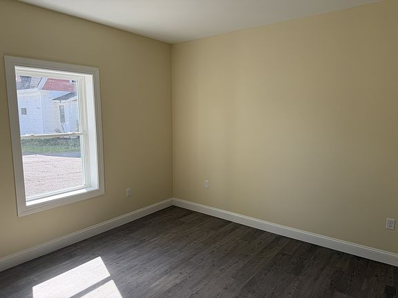 5th image of 150 Park St