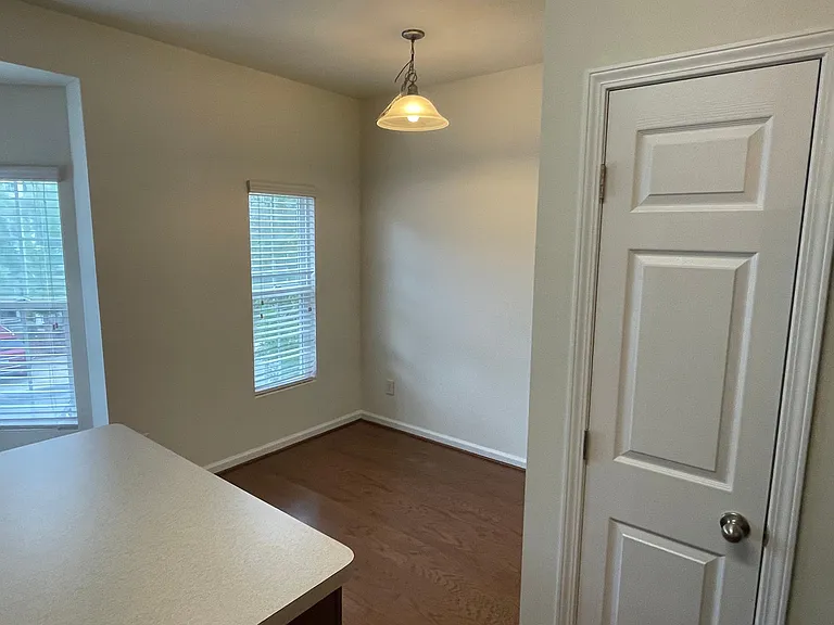 1668 Holly Grove Way — Photo 32
