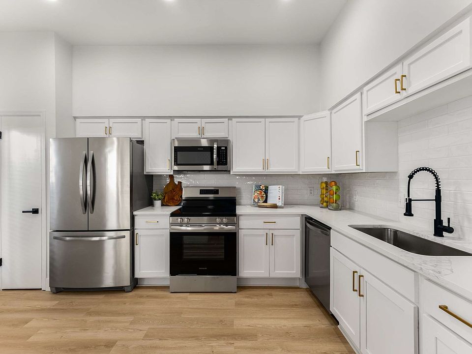 1st image of 10404 High Hollows Dr APT 124