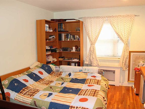 4th image of 4455 Kissena Blvd APT 1D