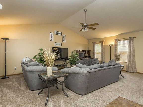 5th image of 8267 Parori Ln