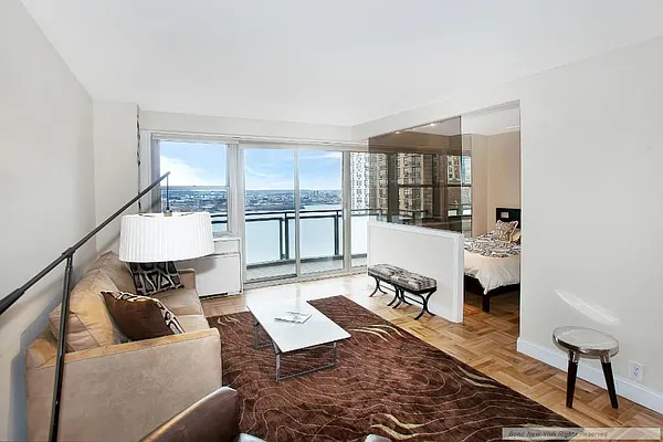 Sold by Bond New York | media 3